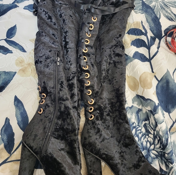 NWOT Velvet Black Over Knee boots - Picture 6 of 8